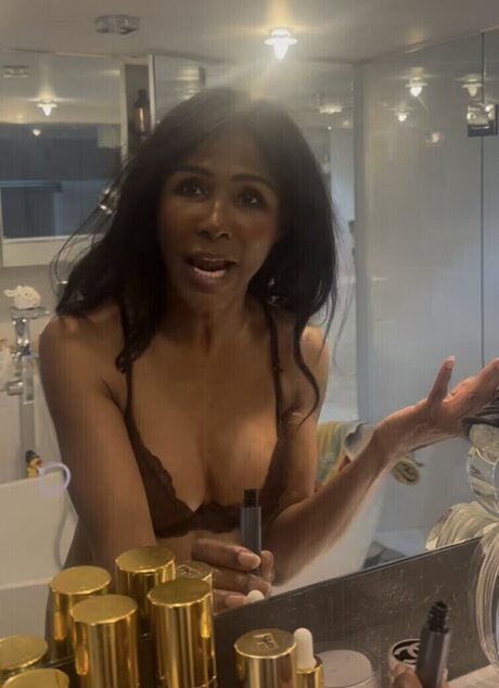 Sinitta star adult picture