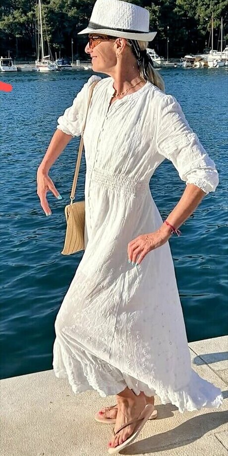 Tamzin Outhwaite star pretty pic