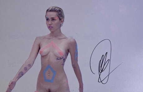Cyrus Miley model nudes image