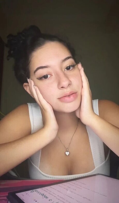 Vtzadaax model free photo