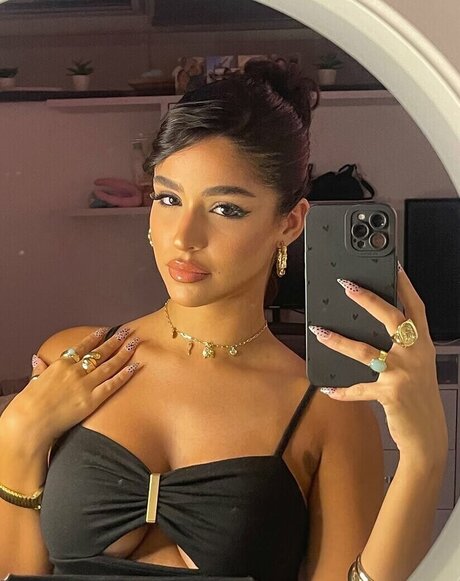 Roni Danino pornstar high quality img