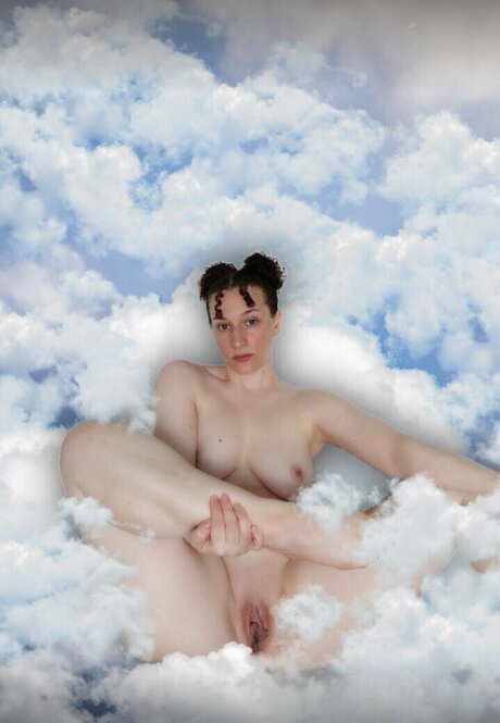 Dot Addams hot actress pic