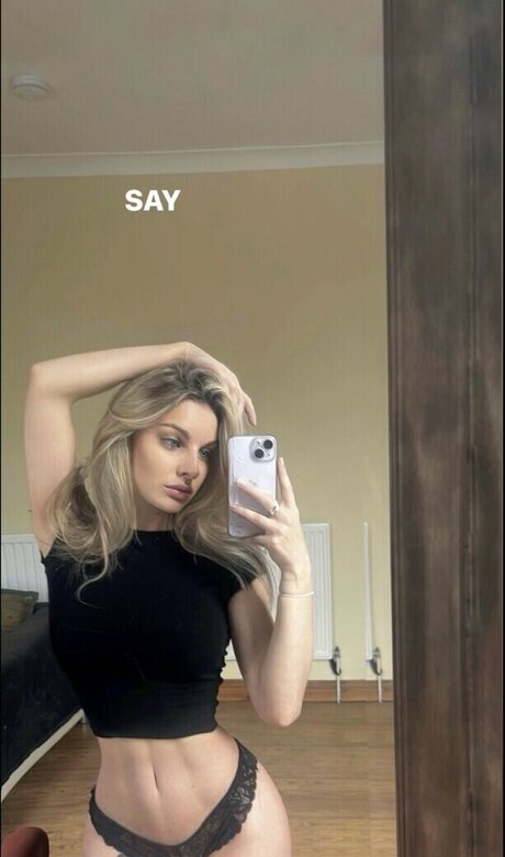 Mogz xx model sexy pics