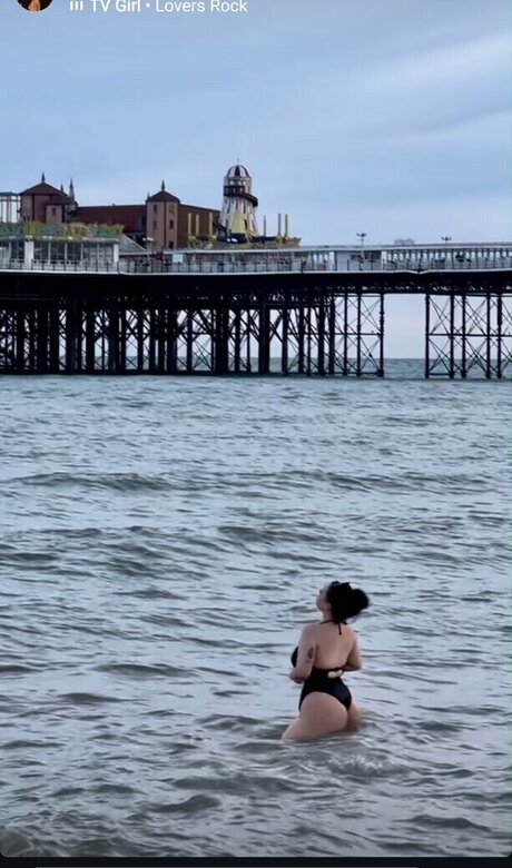 Ameliesmay model sexy photo