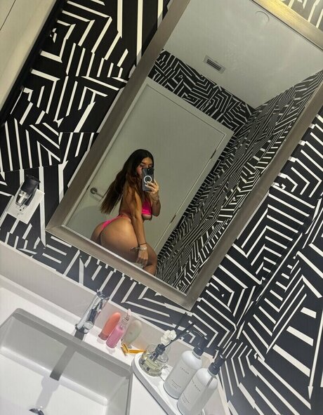 Tiffy Tots pornstar perfect photos