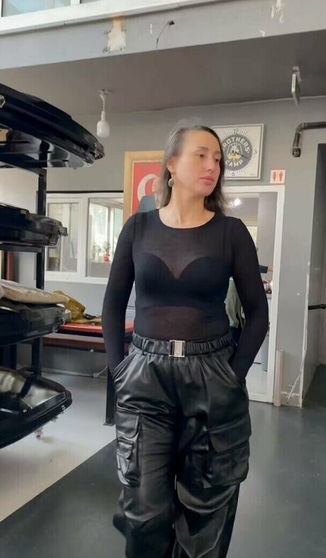 Melike Bulu free model pics