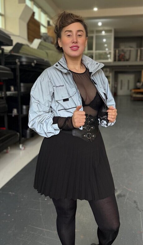 Melike Bulu model adult gallery