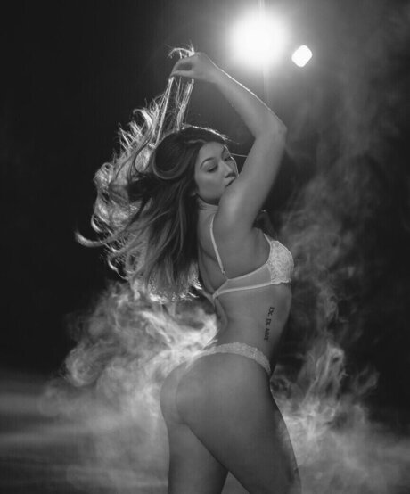 Baesito model nude pics