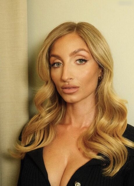 Therica Wilson Read model top images