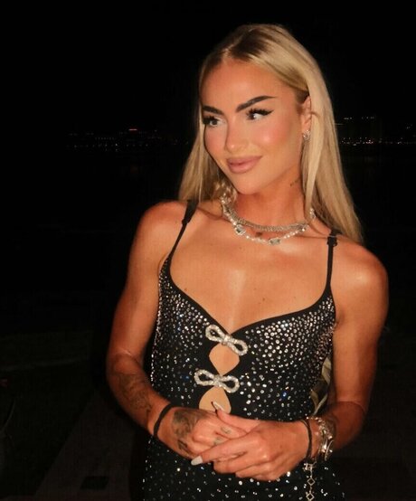 Alisha Lehmann hd pornstar photos