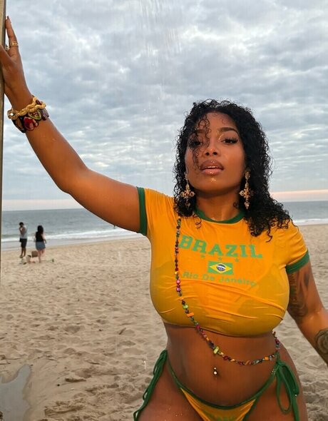 kortynie star erotic pics