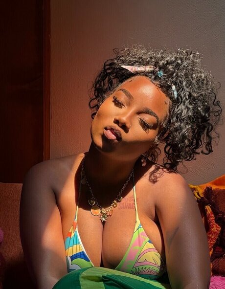 kortynie beautiful actress picture