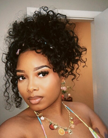 kortynie erotic model pic