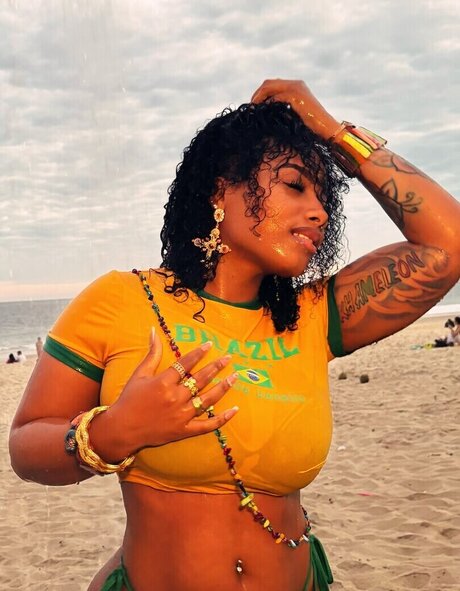 kortynie beautiful model images