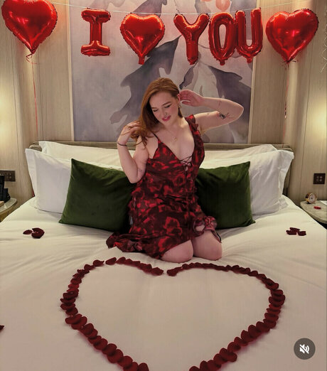 Eleanor Neale art star images