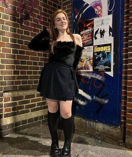 Eleanor Neale erotic star galleries