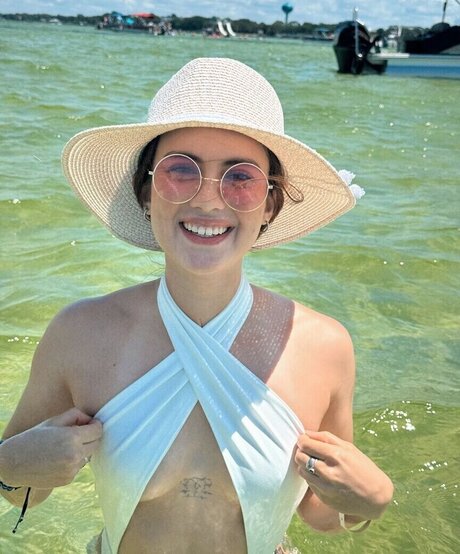 Nelly Becmac model erotic image