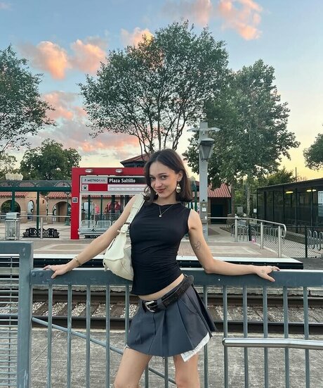 Dylan Troesken high quality actress picture