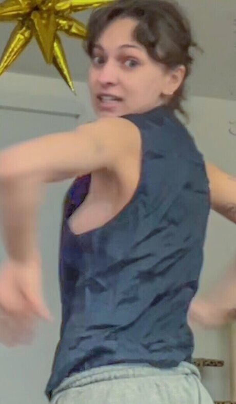 Dylan Troesken sexy actress images