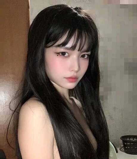 Shayri May Tagyamon model adult pictures