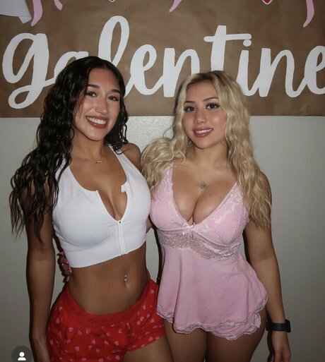 vvaleriatellez model adult pic