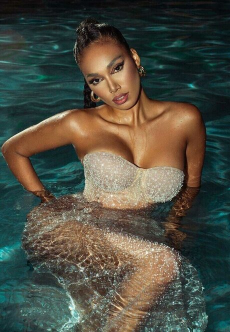 Priscila Valverde naked pornstar archive