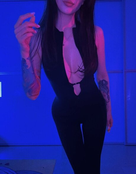 leonesan model pretty pic