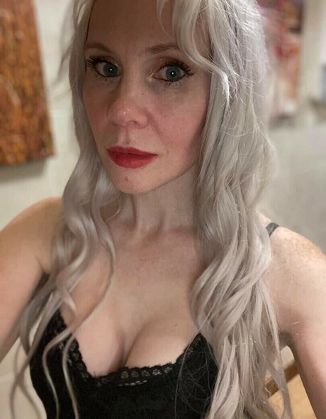 Donna Shepherd model art image