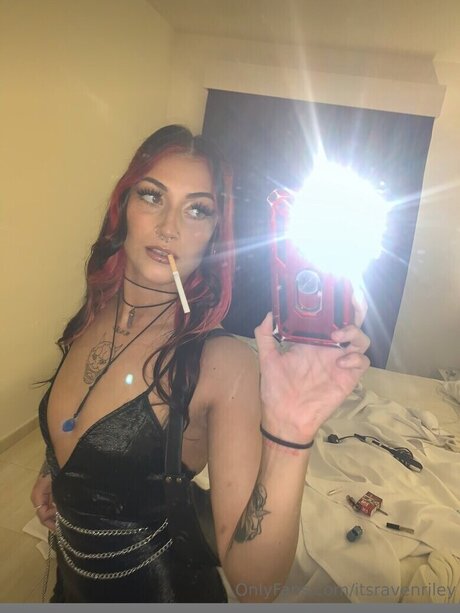 Itsravenriley model perfect images