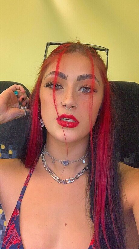 Itsravenriley nudes star img