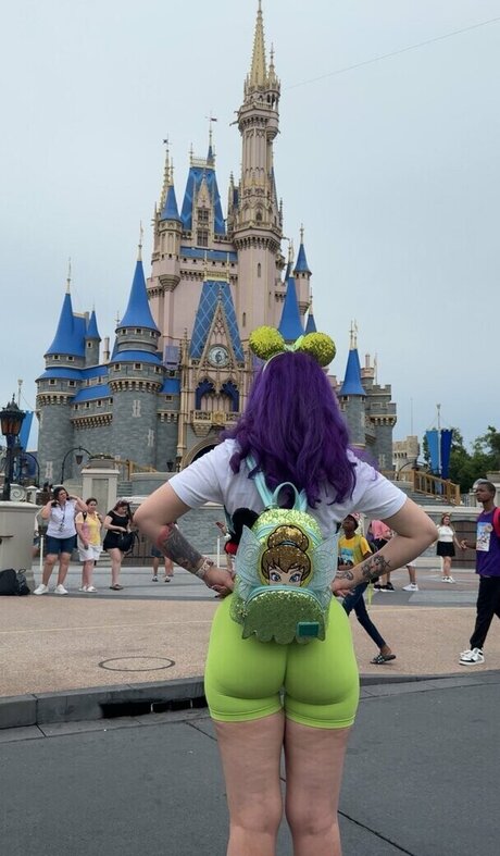 Mary Liven model nice picture