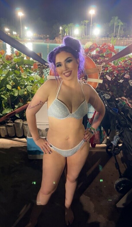 Mary Liven naked model photos