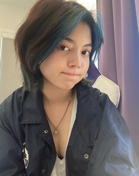 Sidsityttv model sexy images