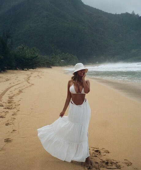 Pia Volckmann naked model picture