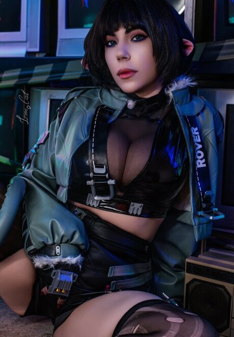 Izmacat exclusive model pics