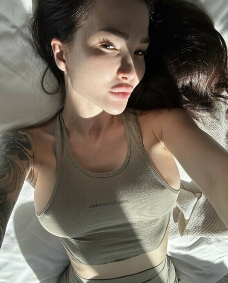 Inlovelyy model adult img