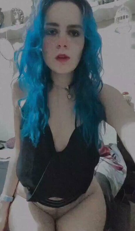 Cherry Blunt model pretty photos