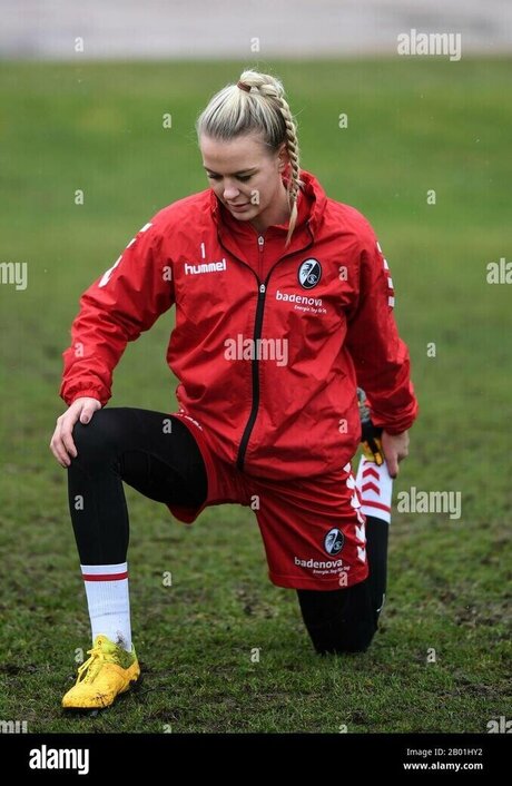 Merle Frohms best model galleries