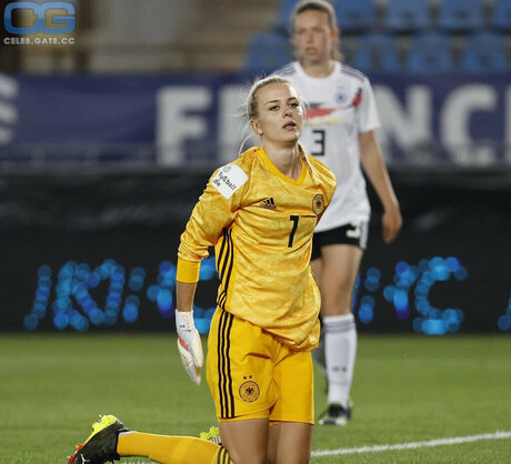 Merle Frohms pretty model picture