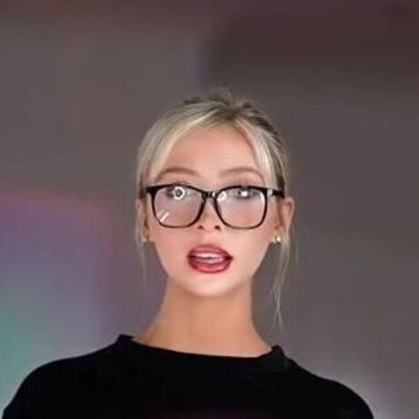 Emma Xlouise nude actress images