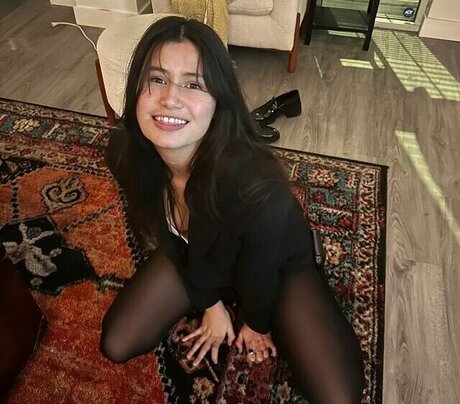 Delaney Rowe hot model pic