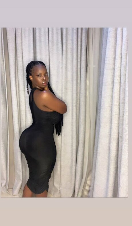 African Booty Meat model porn photos