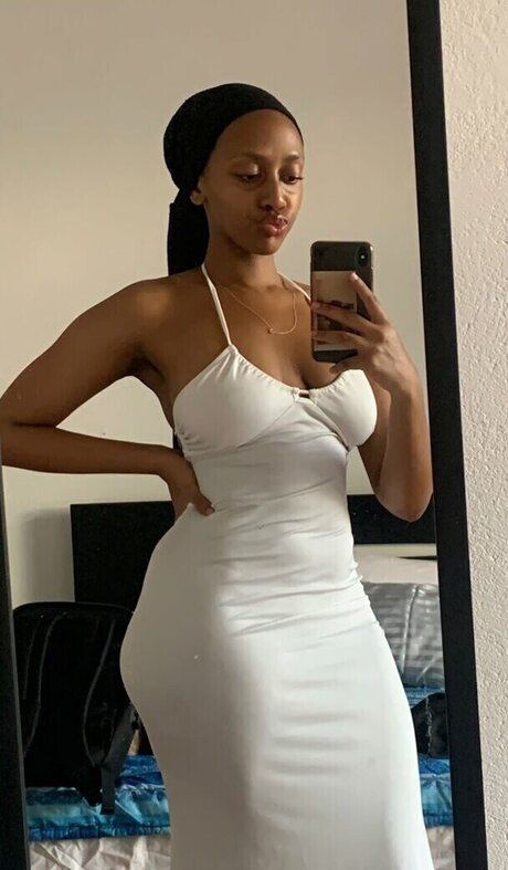 African Booty Meat pornstar nude photos