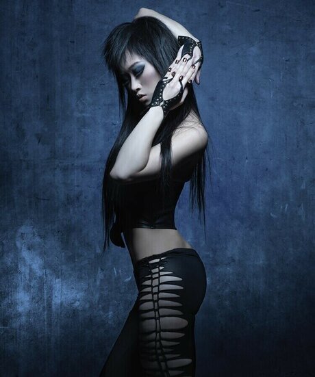 Connie Han star hd gallery