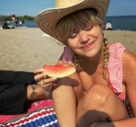 Ella Ballentine star sexy images