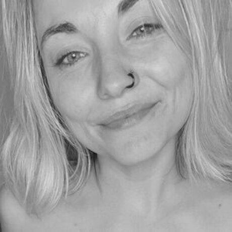 Nikki Sloan pornstar naked pictures