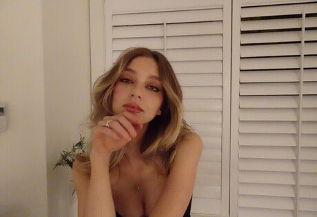 Nursevirg star nude pic