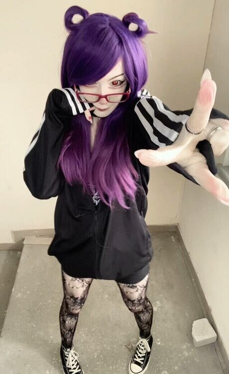 Kura1desu star erotic pic