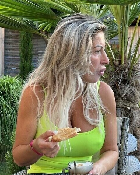 LetzBimbo adult star pic