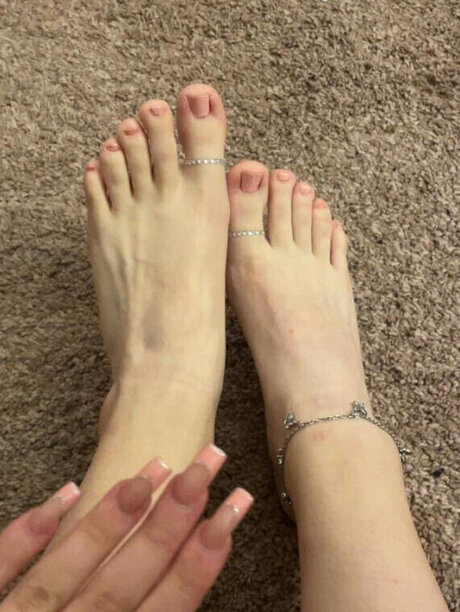 Leahbunnyy model free archive